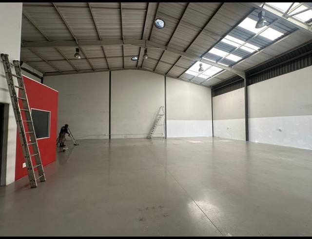 615M² WAREHOUSE TO LET IN KYALAMI